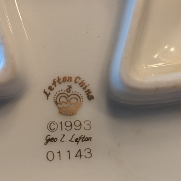 Lefton Fine China -Irish Shamrocks & Cladaugh Gold-Trim Trinket or Candy Dish 5” - Picture 4 of 7